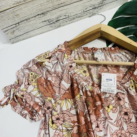 Naïf NWT Floral Retro Slit Tie Ruffle Short Sleeve Blouse Size Medium Women’s - Picture 8 of 9